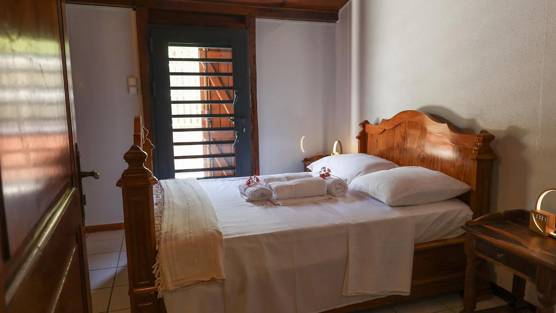 Villa Cafeiere, Bouillante, Vue Sur Mer, Proche Plage, Location Prestige Caraibes  Bouillante